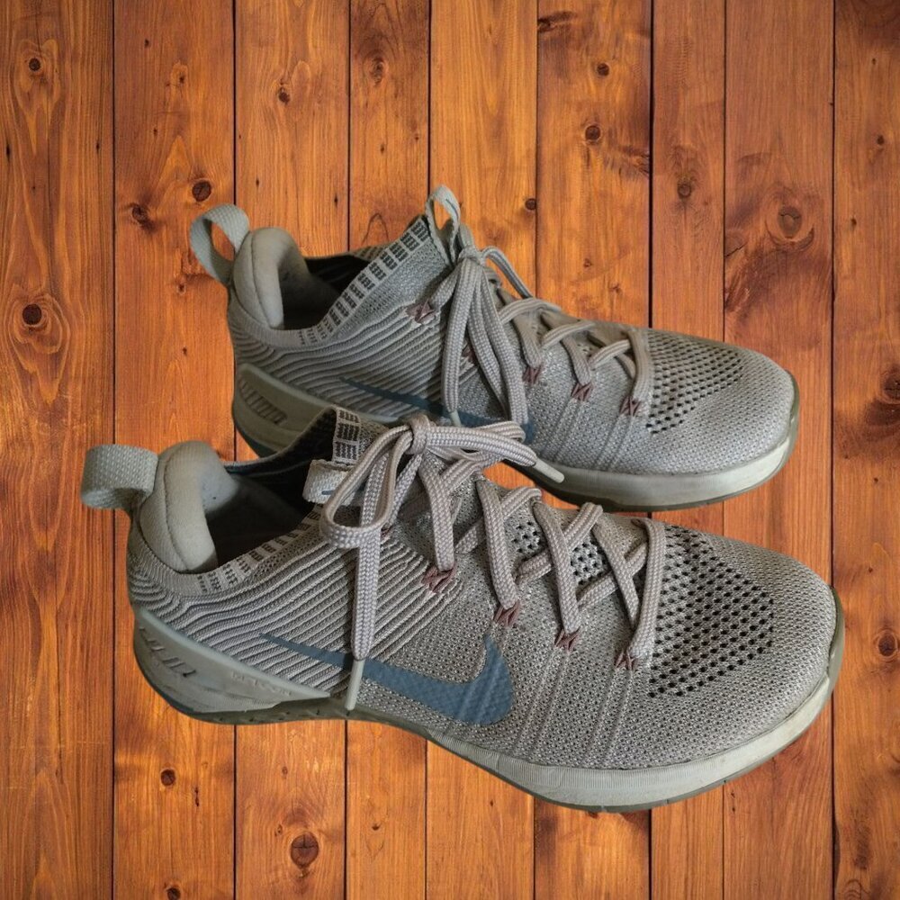 Nike Metcon DSX Flyknit 2 Women's Size 7 Gray Training Shoe 924595-040 Swoosh